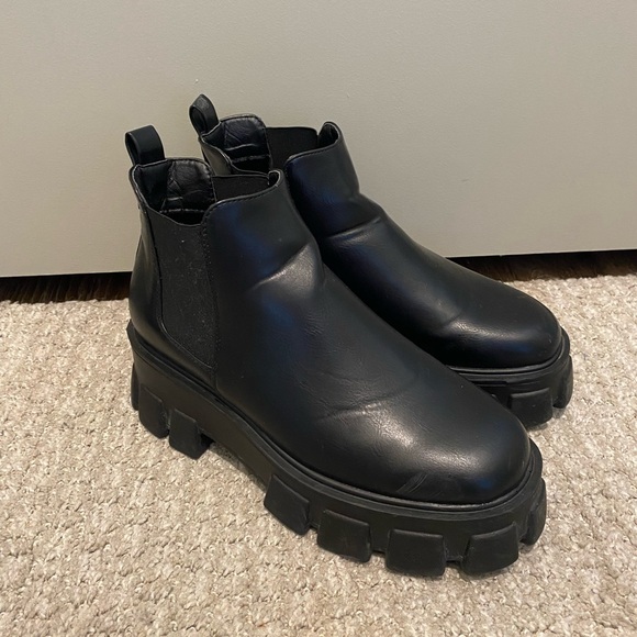 Nasty Gal Chunky Platform Boots - Picture 3 of 6